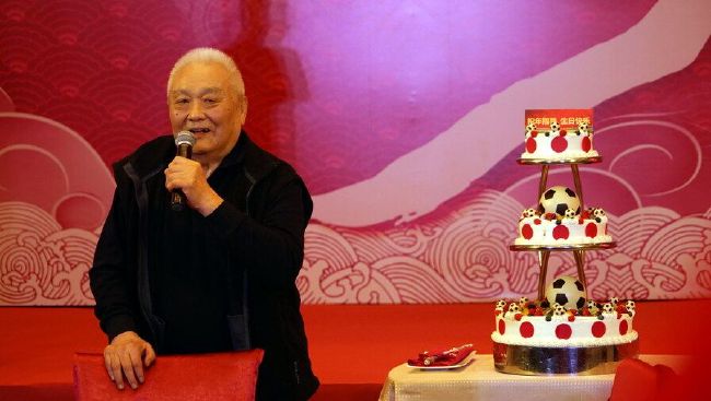 Q：回忆自己18岁的时候，你做过最非主流的事情是什么？