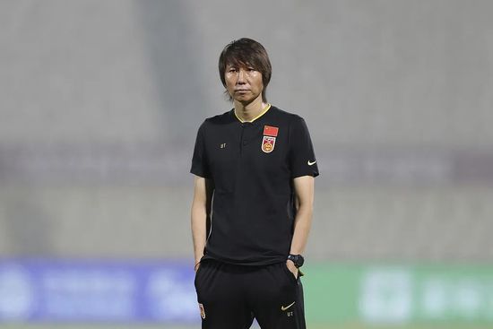 任万平强调现在应该用新的形式，尤其是广大民众、年轻人好接触的形式，比如歌舞剧、纪录片等，这就比看学术著作更好理解。