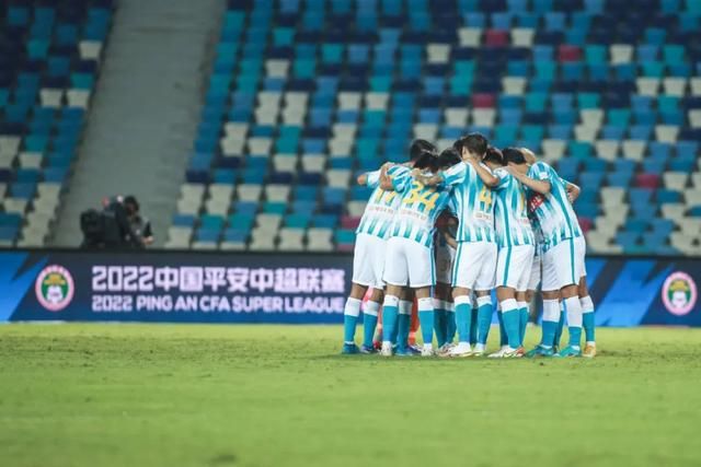 ”当晚，青年演员张沐兮、青年女性创业者姚瑶也来到了现场，从女性视角分享了观影感受。