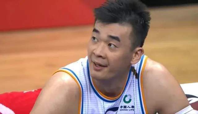 《大耳朵图图之霸王龙在行动》曝海报 经典IP联动 2021-09-13 日前，由速达执导的《大耳朵图图之霸王龙在行动》发布“欢迎来到番豆乐园”海报。