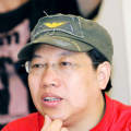 导演特瑞·吉列姆（Terry Gilliam）、女星梅兰尼·蒂埃里（Mélanie 《费里尼对话斯柯拉》首映 模特伊娃秀性感抢镜 2013-09-07 当地时间9月6日，第70届威尼斯电影节，《费里尼对话斯柯拉》(Che strano chiamarsi Federico Scola racconta Fellini) 首映举行。